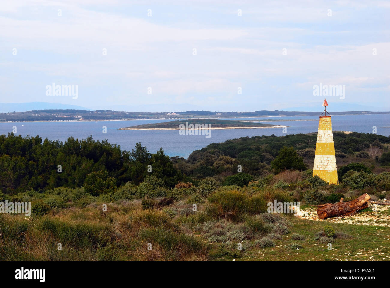 Naturpark Kamenjak, Premantura, Istrien, Kroatien. Kap Kamenjak. Der Park ist etwa zehn Kilometer von Pula entfernt, es ist der Lebensraum der Mittelmeer-Mönchsrobbe. Stockfoto