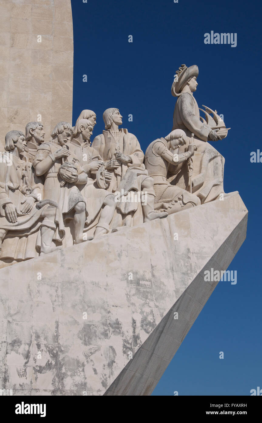 Denkmäler. Das Denkmal der Entdeckungen in Belém feiert die großen Helden der portugiesischen Zeitalter der Erforschung und Entdeckung. Lissabon, Portugal. Stockfoto