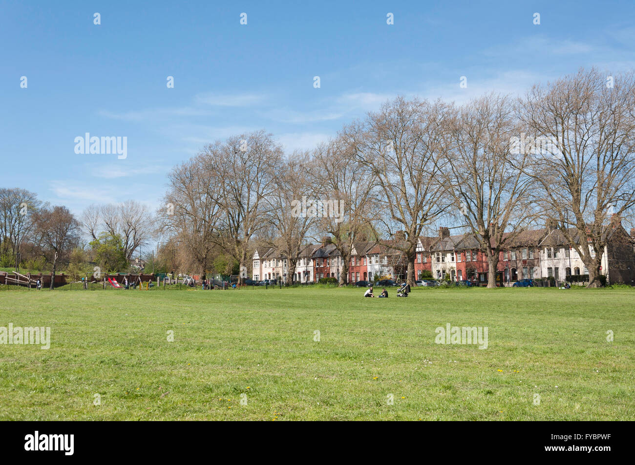 Holz grün gemeinsam, Bahnhofstraße, Wood Green, London Borough of Haringey, Greater London, England, United Kingdom Stockfoto