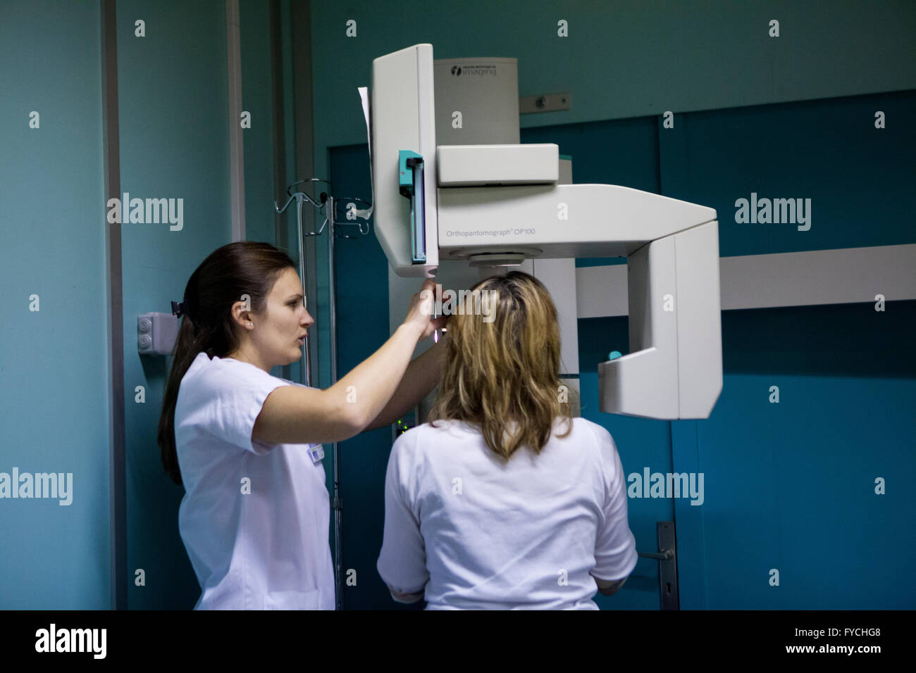 ZAHNMEDIZINISCHE RÖNTGENUNTERSUCHUNG Stockfoto