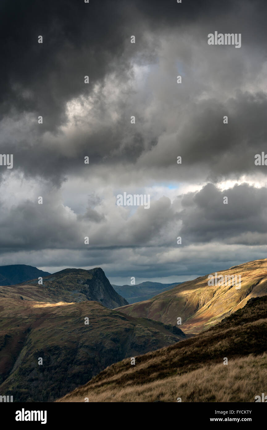 Stürmische Licht auf die Cumbria Fells um Honister Crag Stockfoto