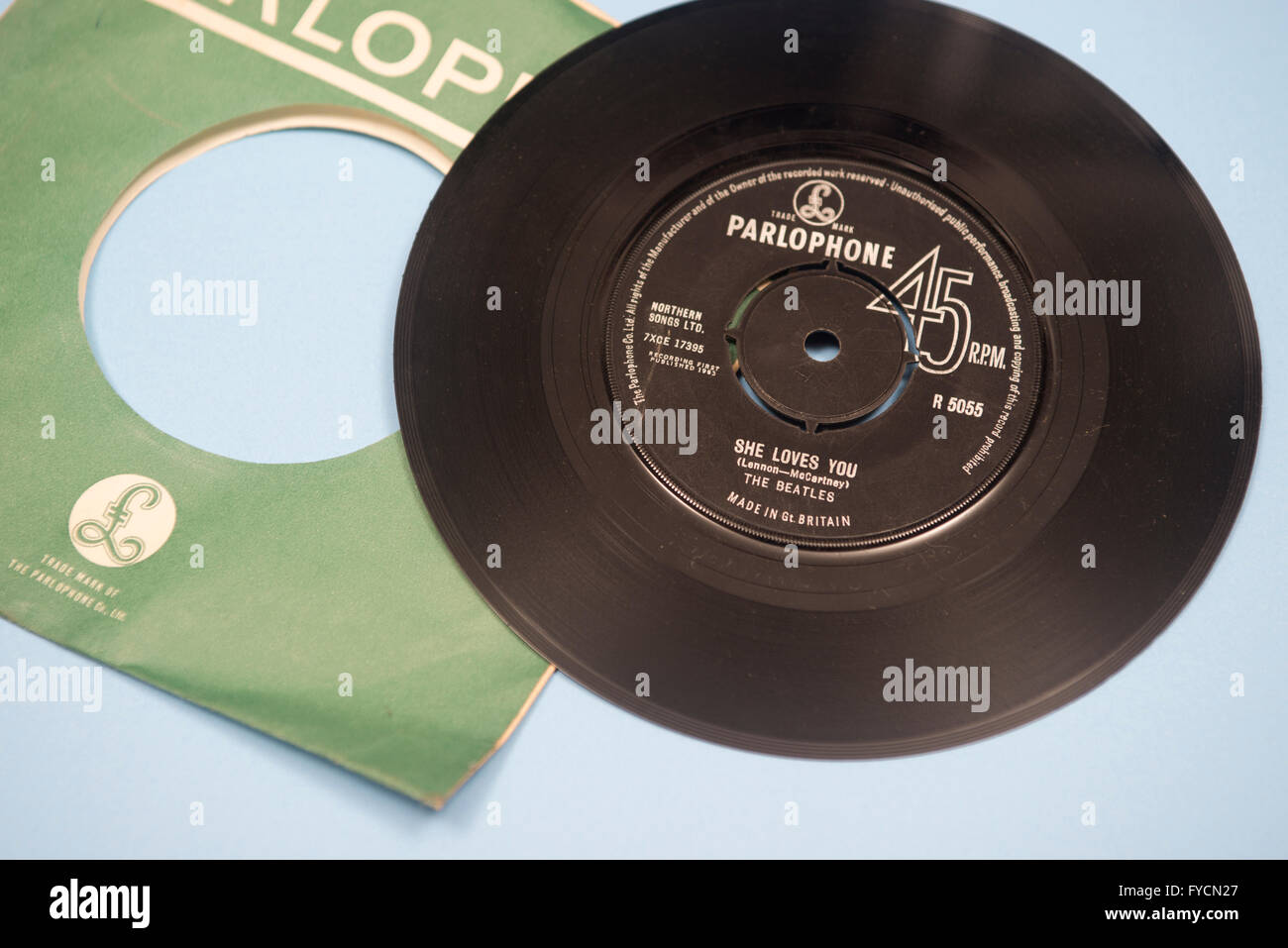Beatle single auf Vinyl, She Loves You. Stockfoto