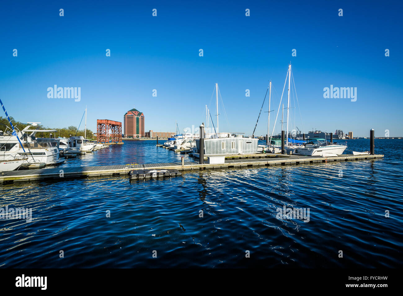 Boote und Docks in Kanton, Baltimore, Maryland. Stockfoto