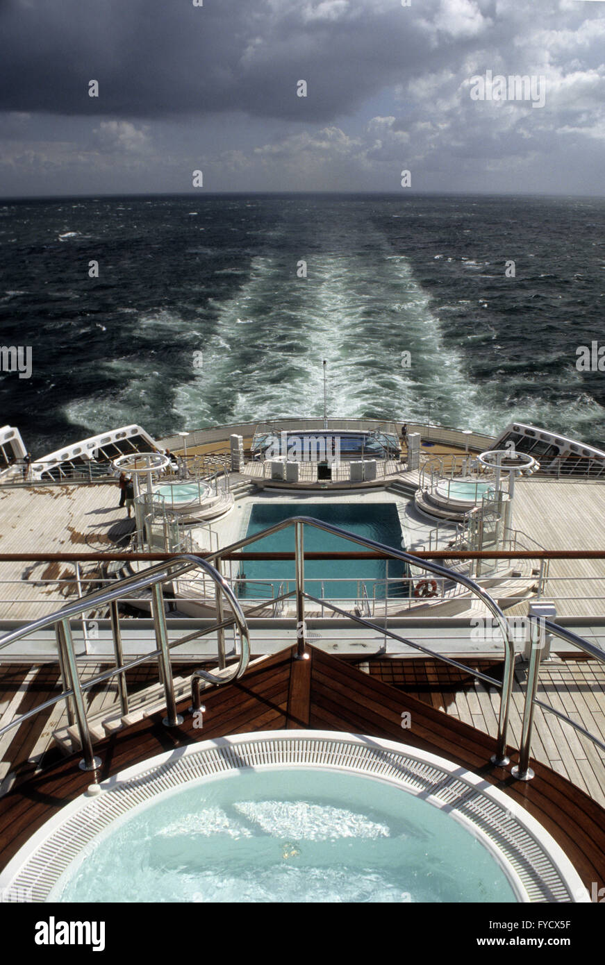 Queen Mary 2, Kielwasser des Schiffes Stockfoto