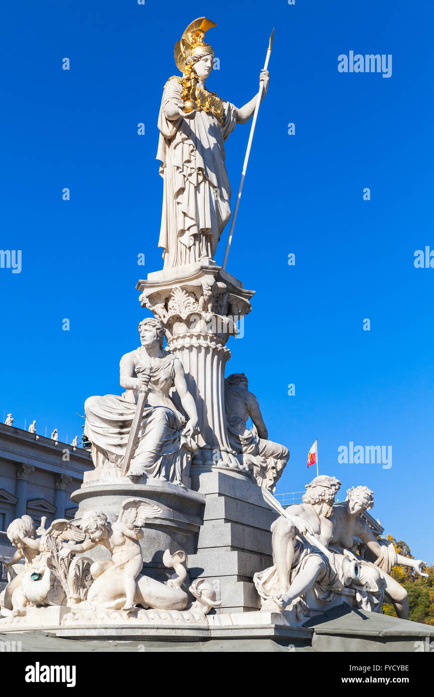 Pallas Athene-Brunnen vor dem österreichischen Parlament, es entstand zwischen 1893 und 1902 von Carl Kundmann, Josef Tautenh Stockfoto