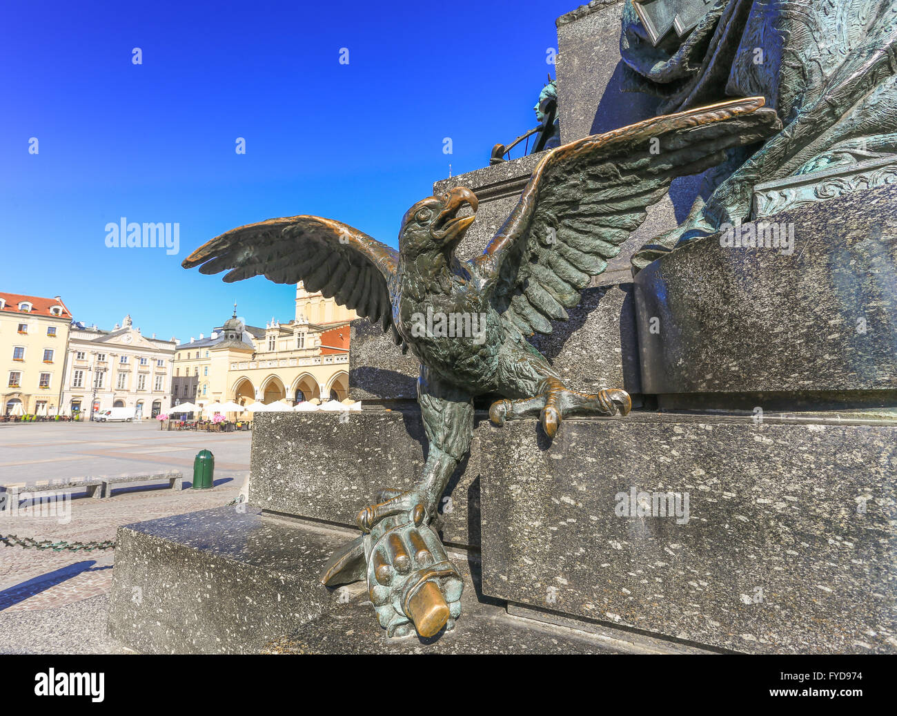 Ein Blick auf den alten Platz in Krakau-Polen (Sukiennice) Stockfoto