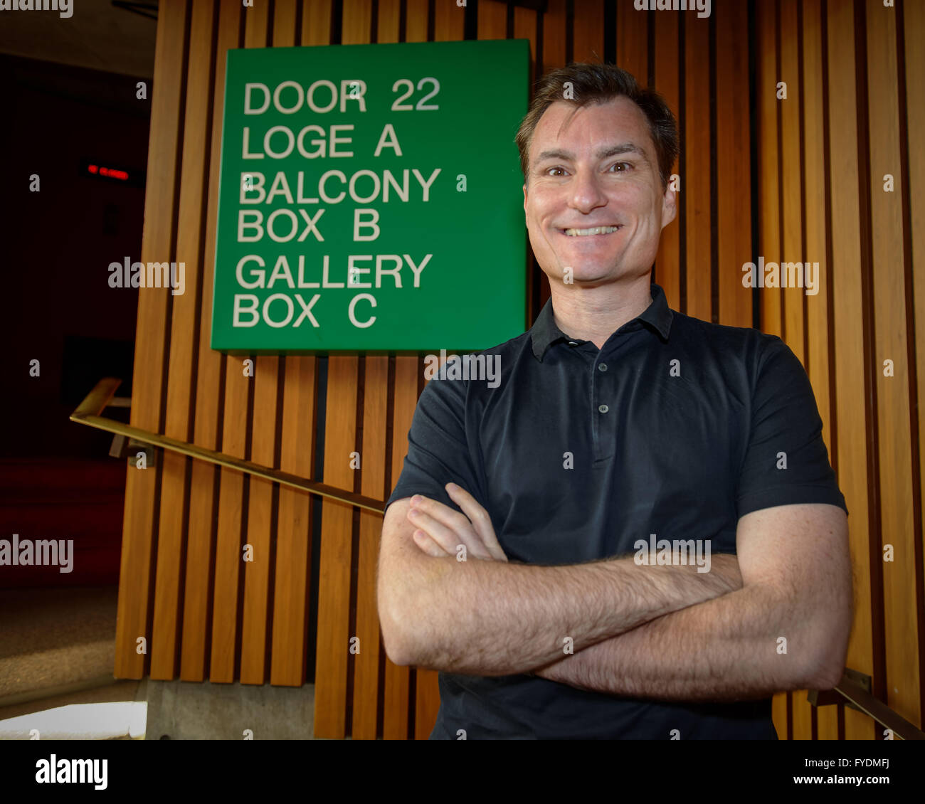 Sydney, Australien. 25. April 2016. Australische Ballett-Intendant abgebildet David McAllister vor dem Joan Sutherland Theater? während der Proben für Vitesse. Viresse spielt vom 26. April bis 16 Mai am Sydney Opera House. Sydney, Australien. 25. April 2016. Bildnachweis: Hugh Peterswald/Alamy Live-Nachrichten Stockfoto