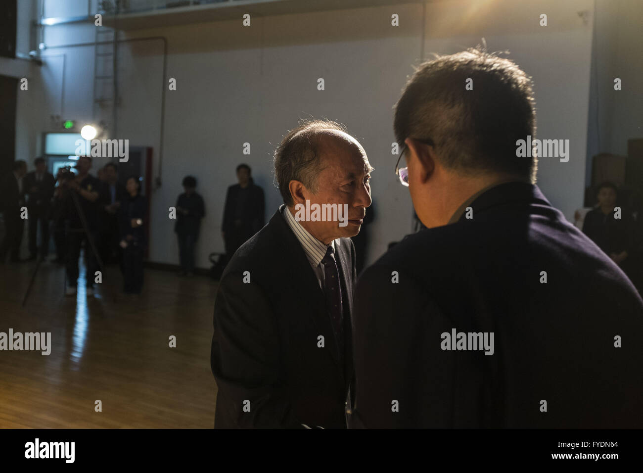 Peking, China. 26. April 2016. Mei Baojiu, ein Meister der Pekingoper und auch Sohn des weltbekannten Oper Meistere Mei Lanfang (1894 – 1961), starb am 25. April im Alter von 82 in Peking. Eine Trauerfeier gilt für Mei Baojiu in Beijing Peking Oper Theater. © Jiwei Han/ZUMA Draht/Alamy Live-Nachrichten Stockfoto