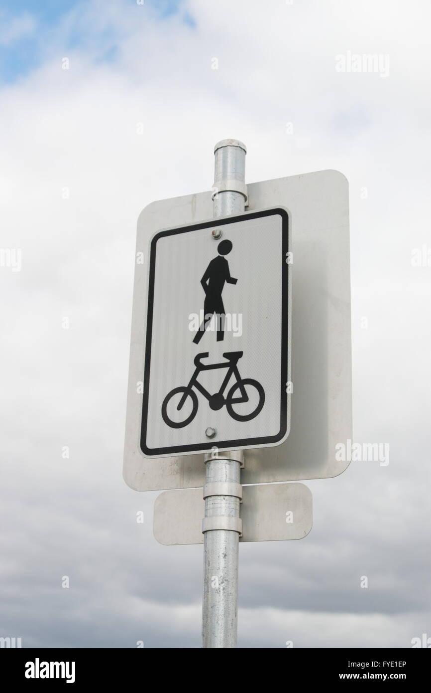 Handakos und Fahrrad Lane teilen Schild Stockfoto