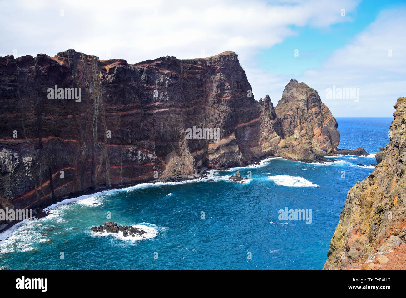 Felsen vulkanischen Ursprungs im östlichen Madeira, Portugal Stockfoto