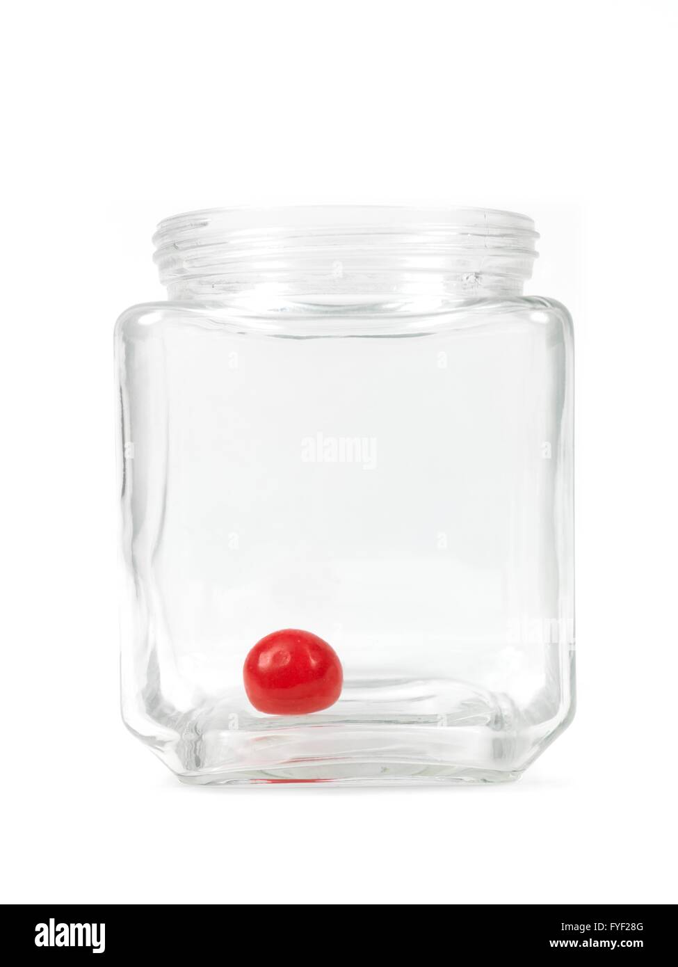 Kaugummikugeln in einem Glas auf dem weißen Hintergrund isoliert Stockfoto