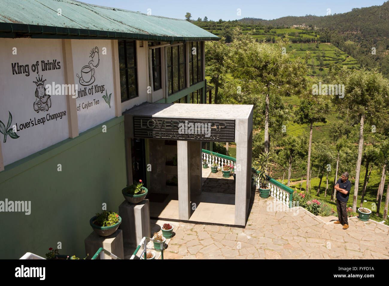 Sri Lanka, Nuwara Eliya, Pedro Tea Estate Visitor Centre über Plantage Stockfoto