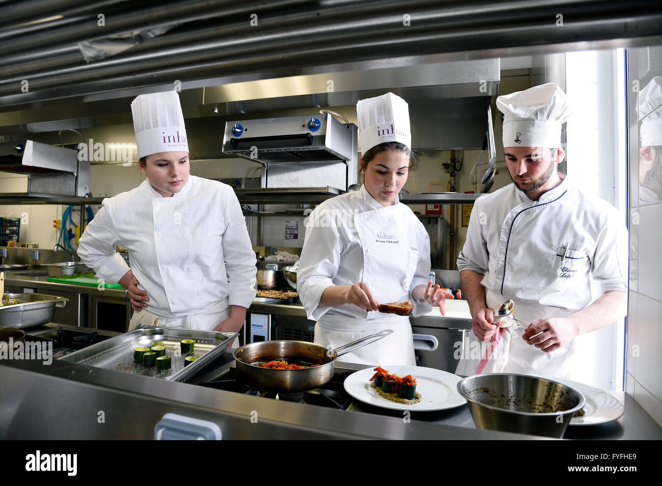 Studierende der Gastfreundschaft und kulinarische Kunst-Institut von Saint-Gratien, Frankreich Stockfoto