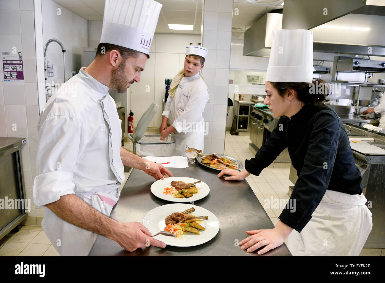 Studierende der Gastfreundschaft und kulinarische Kunst-Institut von Saint-Gratien, Frankreich Stockfoto