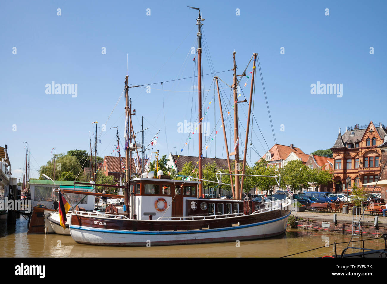 Historisches Schiff, Museumshafen, Leer, Ostfriesland, Niedersachsen, Deutschland Stockfoto