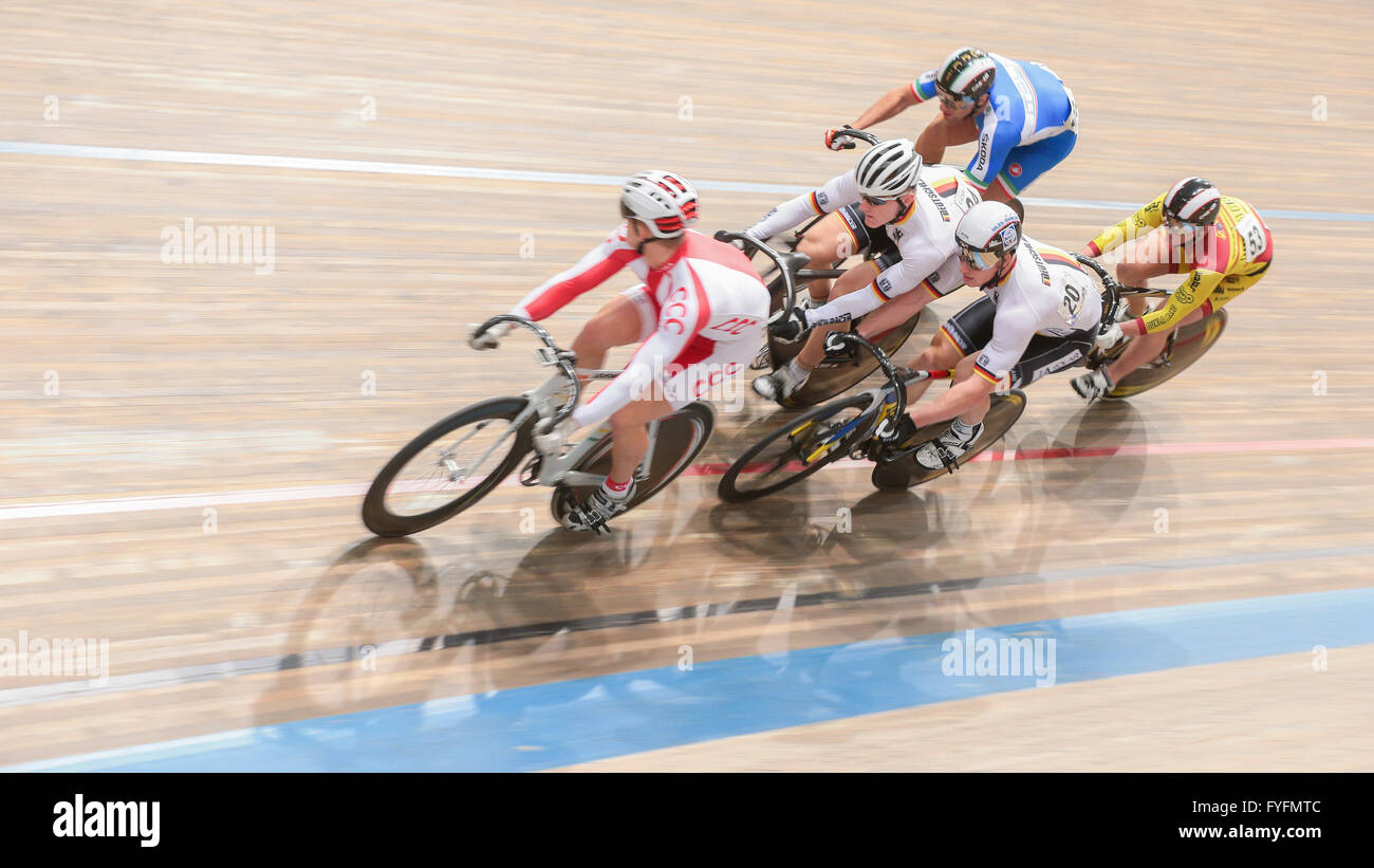 Erik Balzer, Nr. 20 Deutschland legt 8. in der Männer Elite Keirin-Qualifikation am GP Wien 2013, Ferry-Dusika-Stadion, Wien Stockfoto