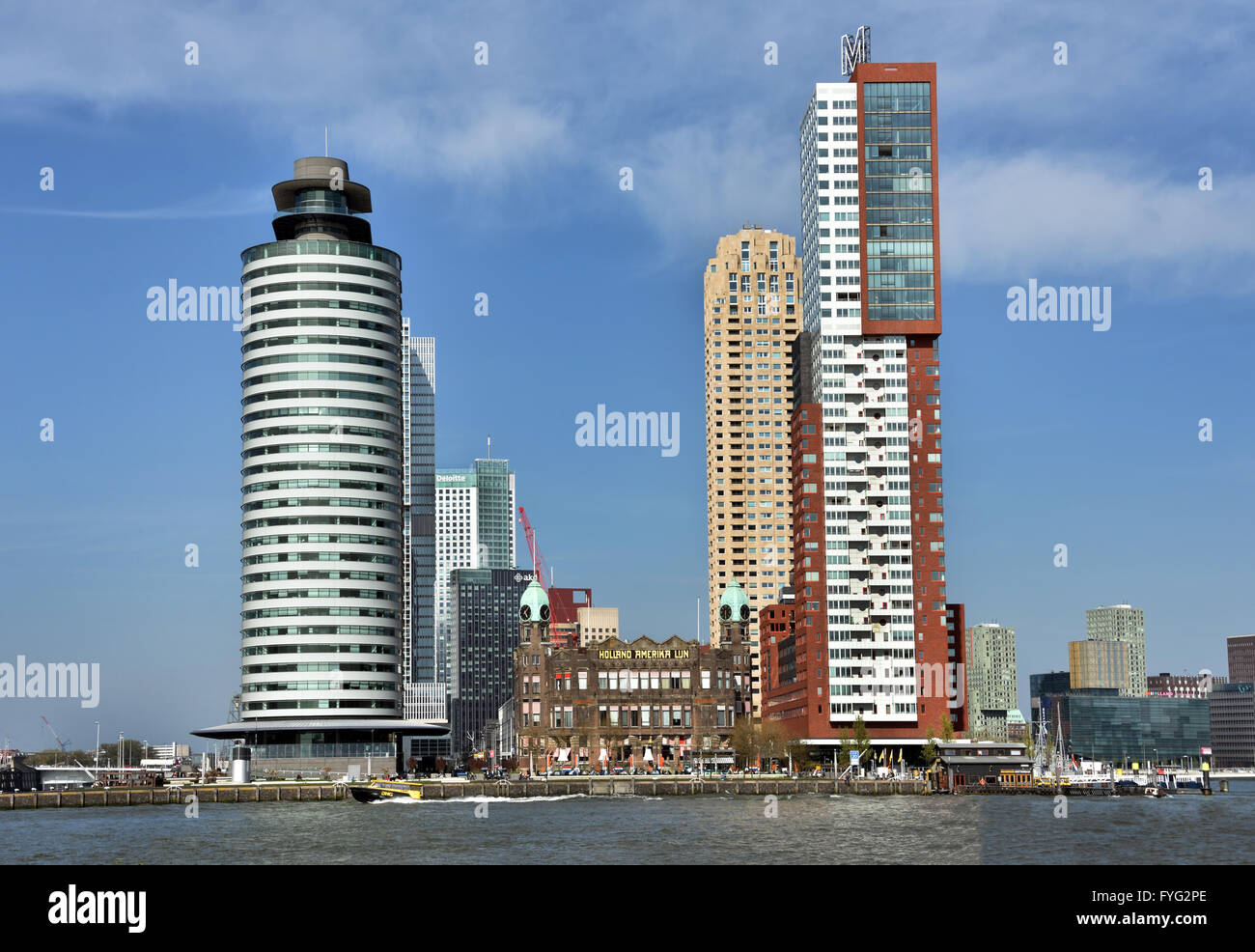 World Port Center (Kop van Zuid) Montevideo Hotel New York Rotterdam Niederlande Niederländisch (neue Maas Fluss Erasmus Brücke Schwan) Stockfoto