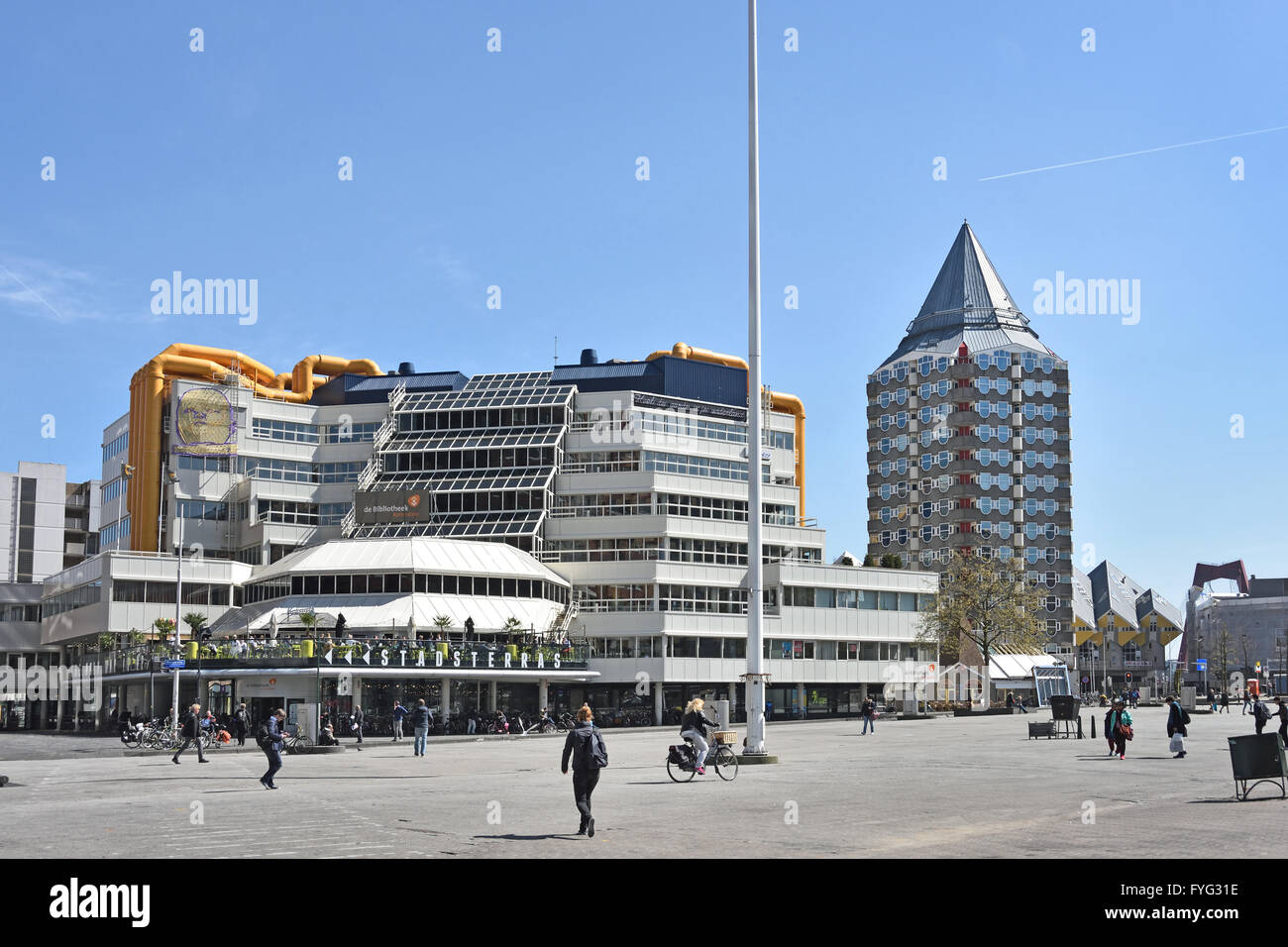 Blaak quadratische Rotterdam die Niederlande Central Library und der Bleistift-Gebäude Stockfoto