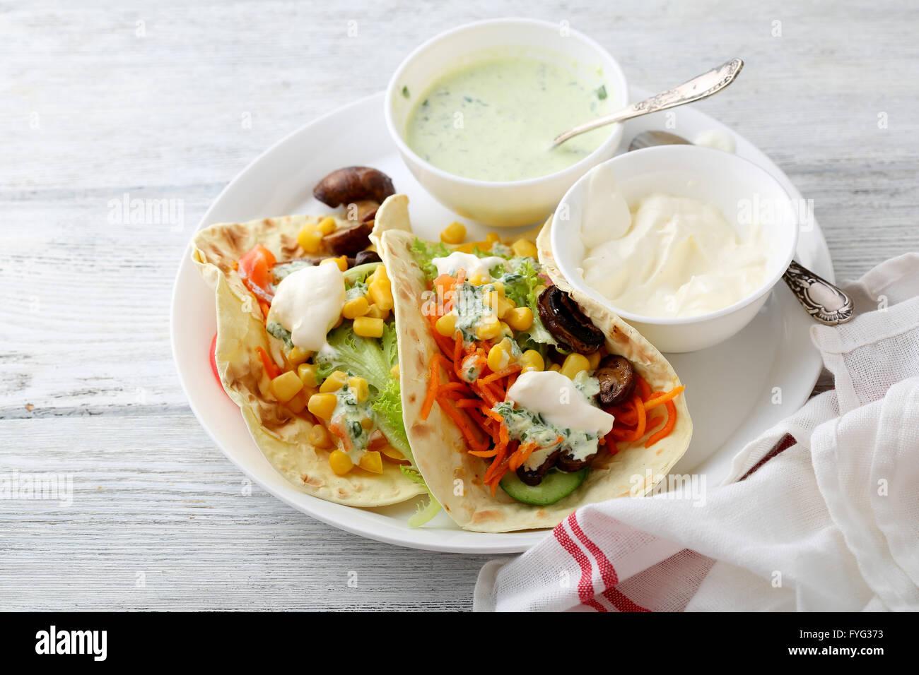 "mexikanischen Straße" Tacos mit Sauce, Essen Nahaufnahme Stockfoto