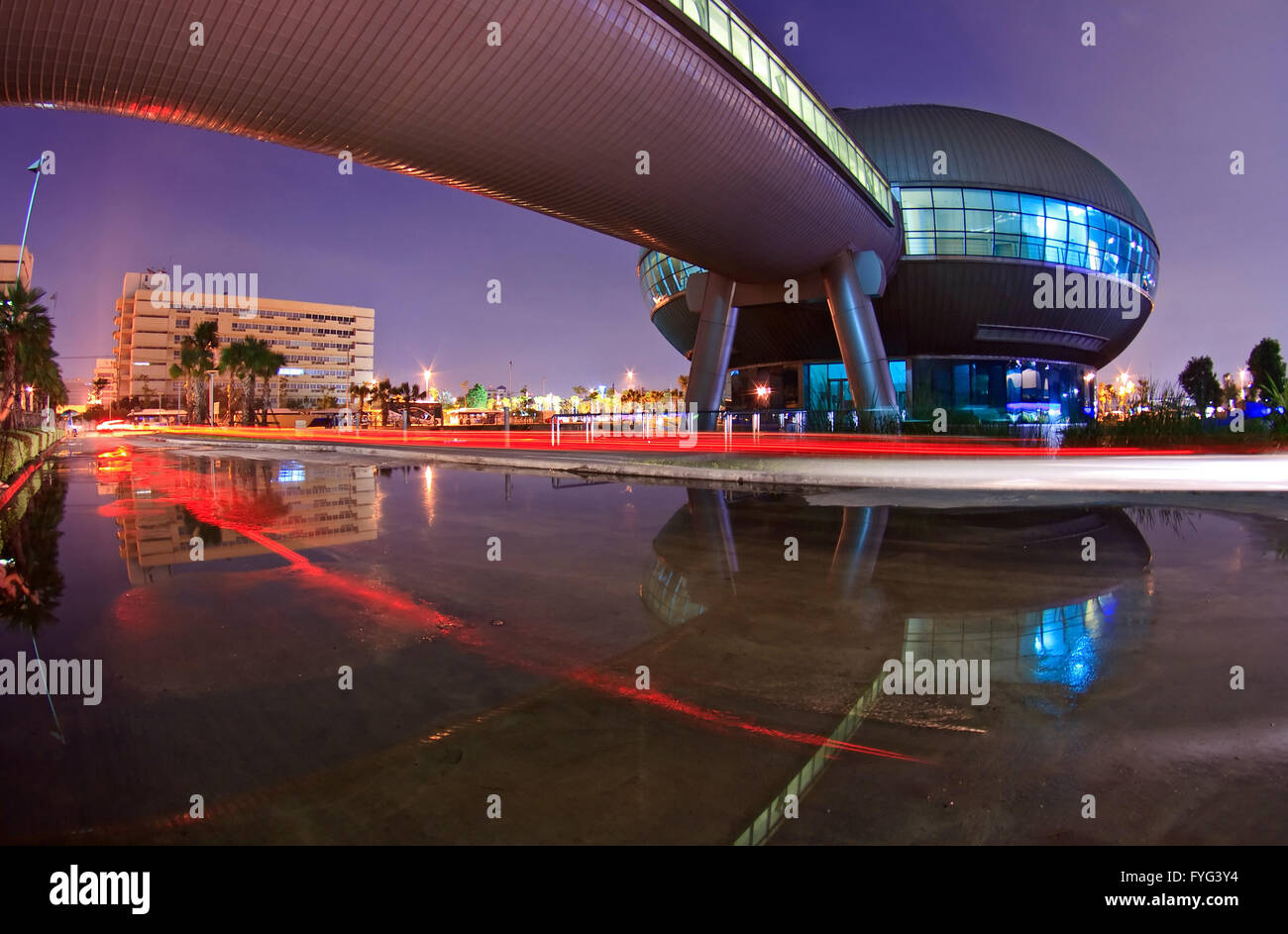 Licht Weg und komplex Regierungsgebäude erstrahlt Kuppel in der Abenddämmerung in Bangkok Thailand. Stockfoto