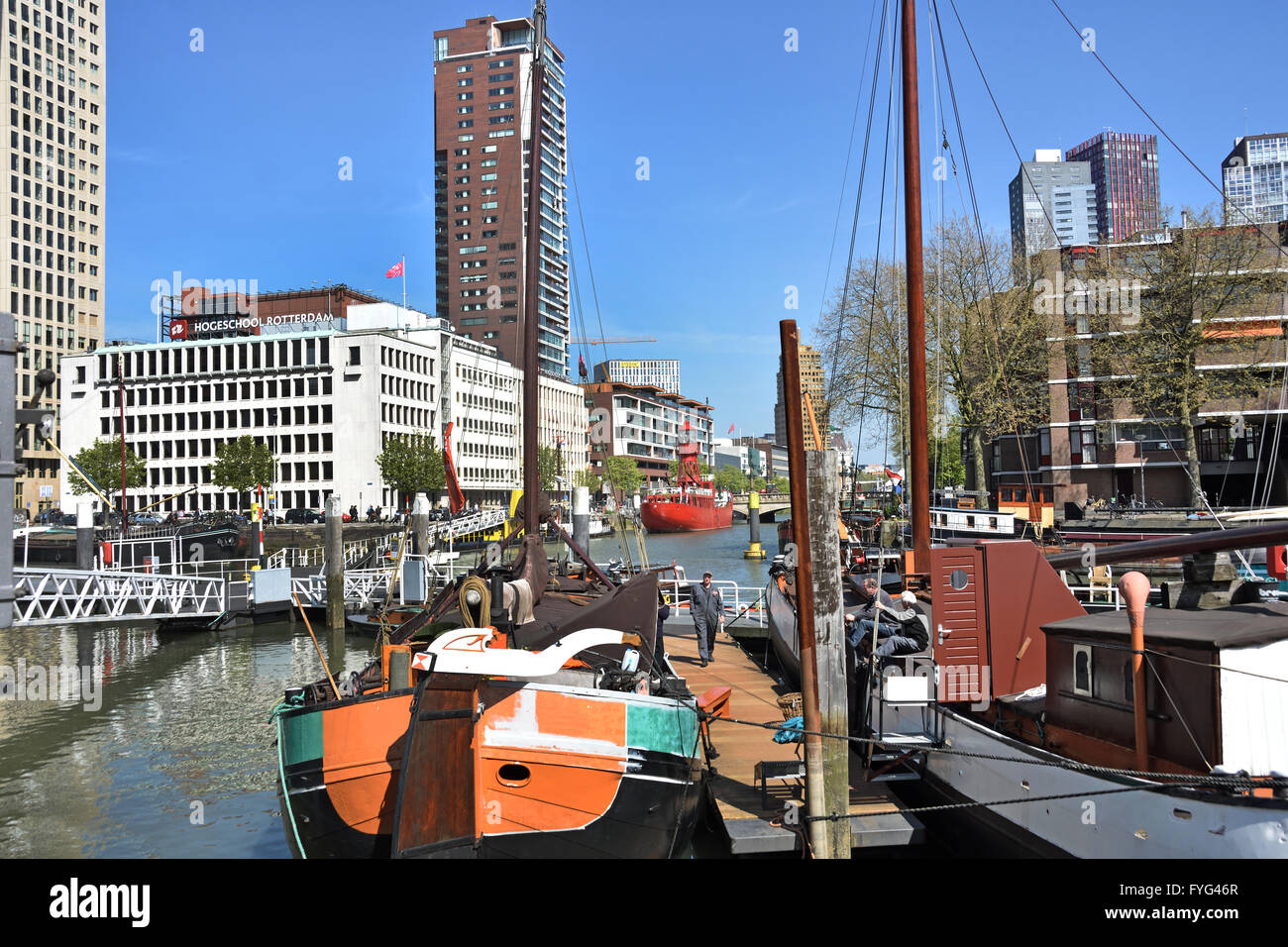 Maritime Museum (Wassertaxi) Rotterdam Niederlande niederländische alten Hafen Hafen (Hintergrund Hogeschool Borgoña) Stockfoto