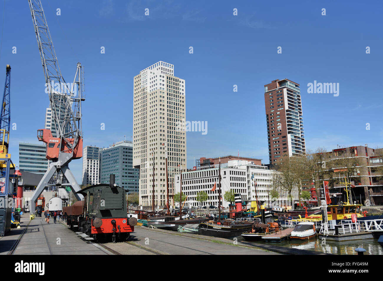 Maritime Museum (Wassertaxi) Rotterdam Niederlande niederländische alten Hafen Hafen (Hintergrund Hogeschool Borgoña) Stockfoto