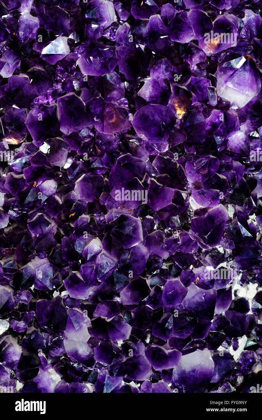 Hintergründe und Texturen: Druze schöne lila Amethyst Kristalle, Halbedelstein, natürliche abstrakten Hintergrund Stockfoto