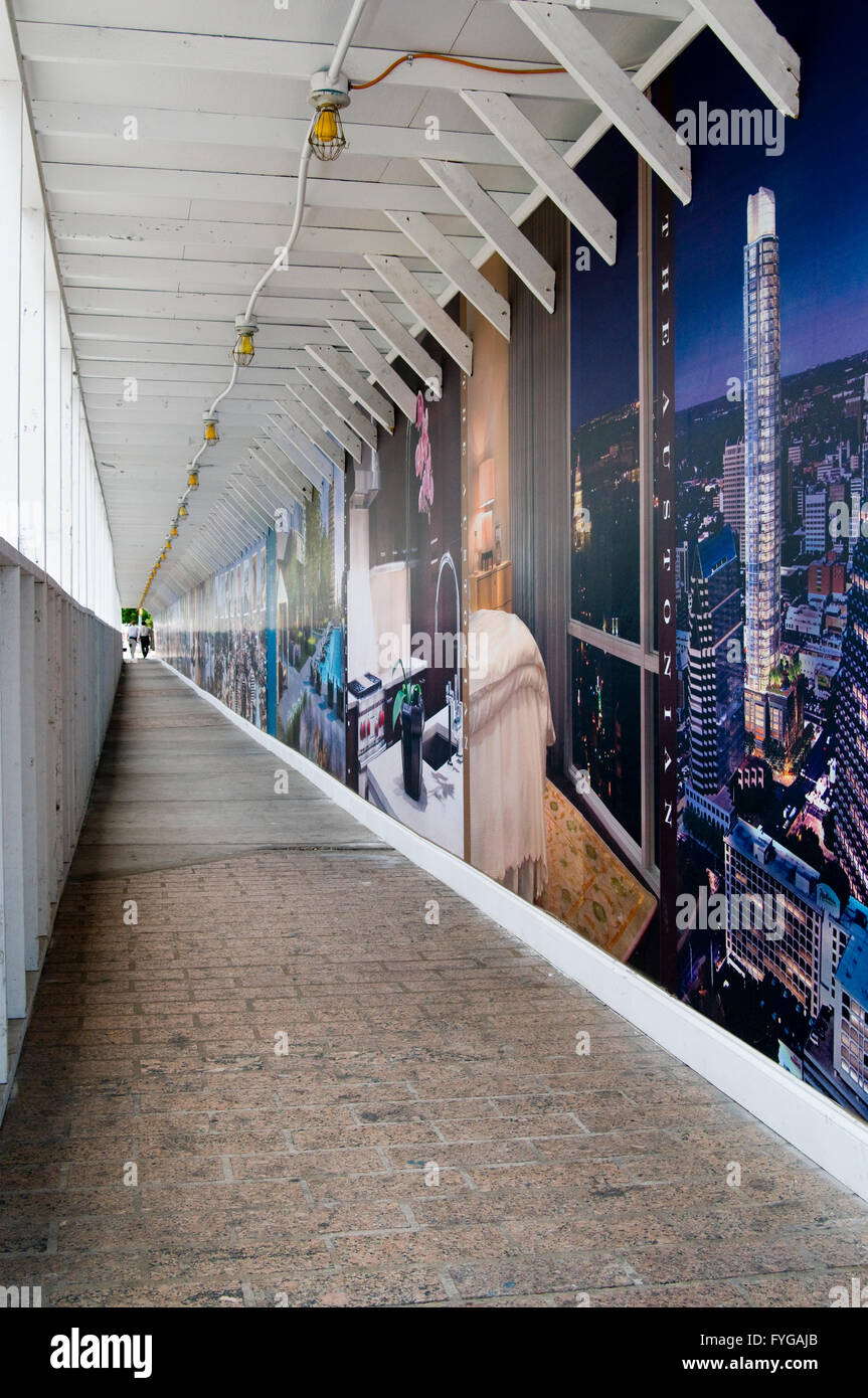 Einen langen Blick auf einen Bau-Tunnel auf den Straßen von Austin, TX Stockfoto