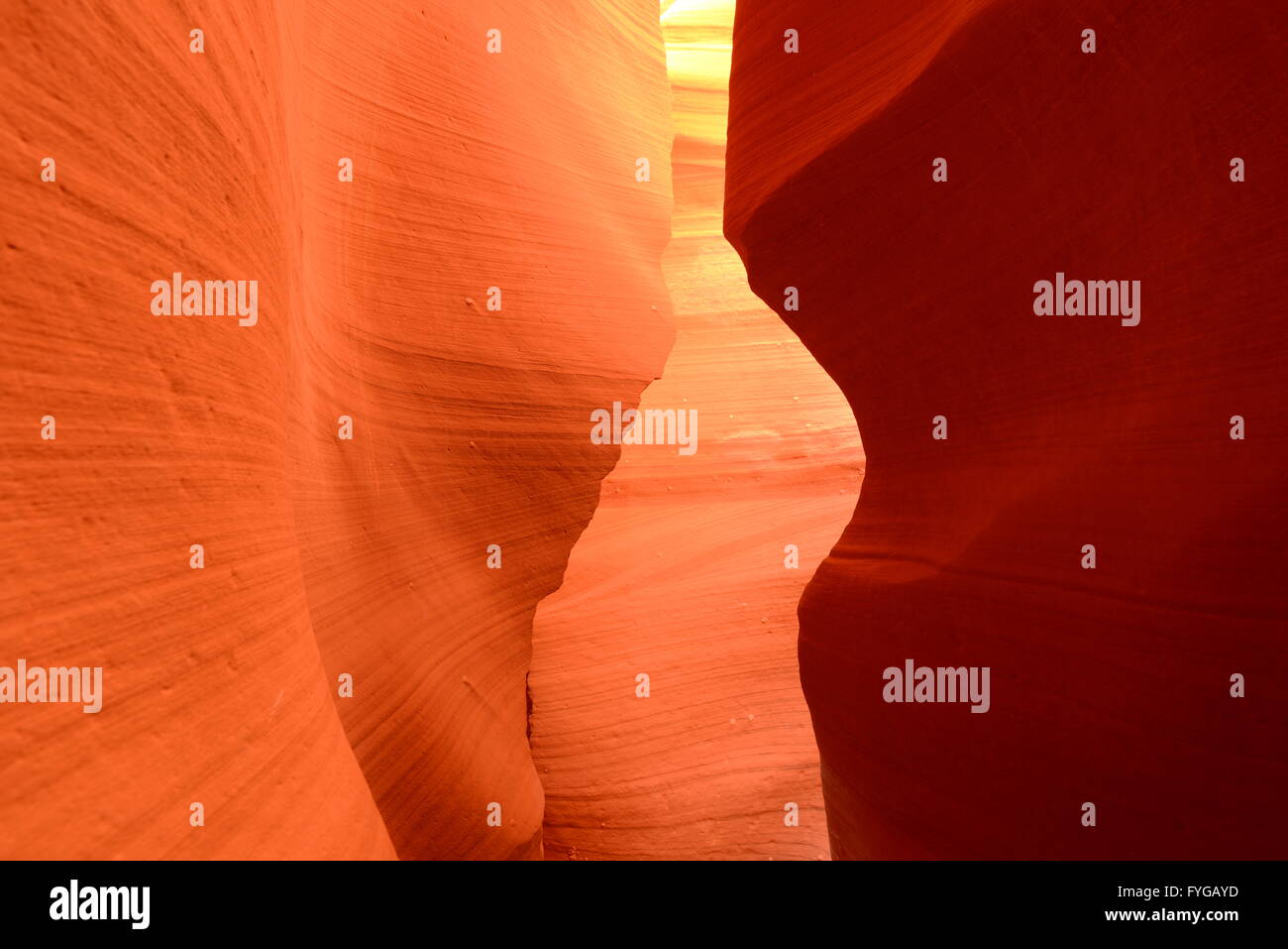 Red Rocks - roten Sandsteinfelsen in einem Slotcanyon Stockfoto