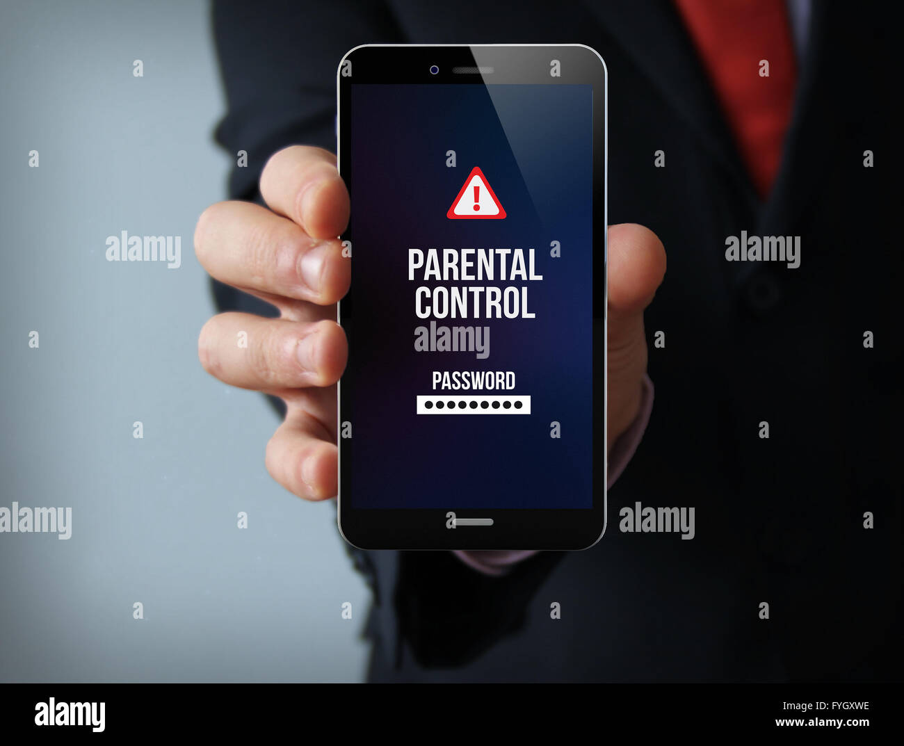 neue Technologien-Schutzkonzept: Geschäftsmann Hand hält eine 3d Touch-Handy mit parental Control auf dem Bildschirm erzeugt. SC Stockfoto