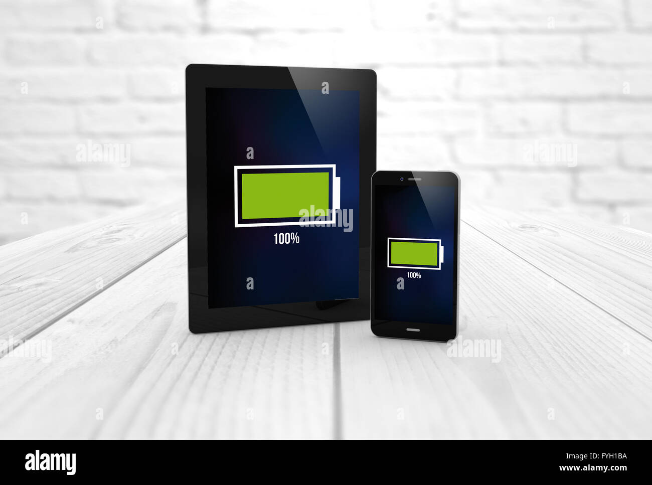 Digital generiert, Tablet und Smartphone mit vollem Akku auf Bildschirm Stockfoto