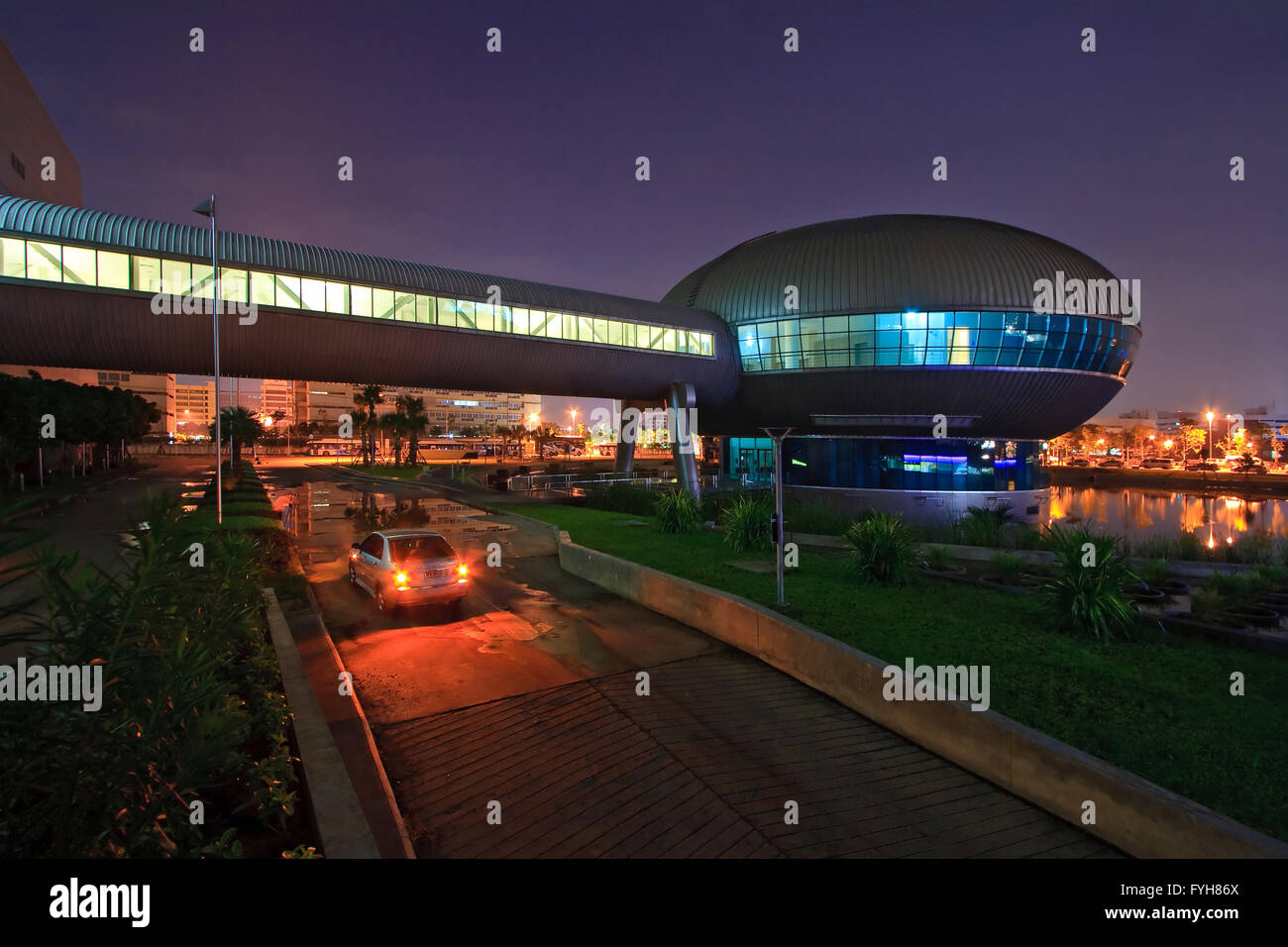 BANGKOK-SEP 25:Government Sport-Gymnasium aus Top Sicht auf Sep 25.2010 in Bangkok. Regierung Komplex verfügt über 34 Regierung u Stockfoto