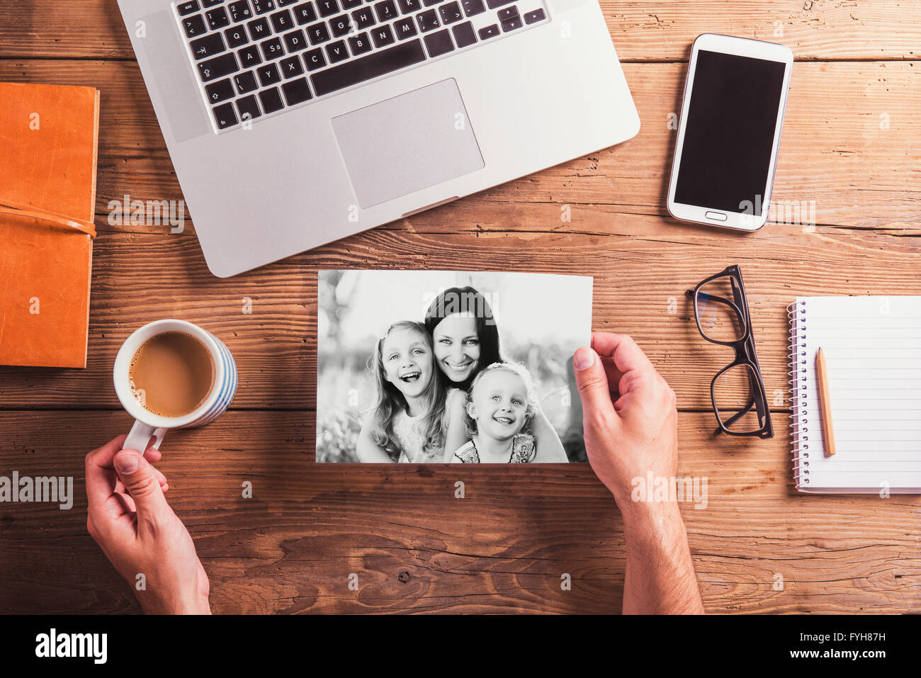 Mütter Tag Zusammensetzung. Schwarz-weiß-Foto. Büro-Schreibtisch. Woo Stockfoto