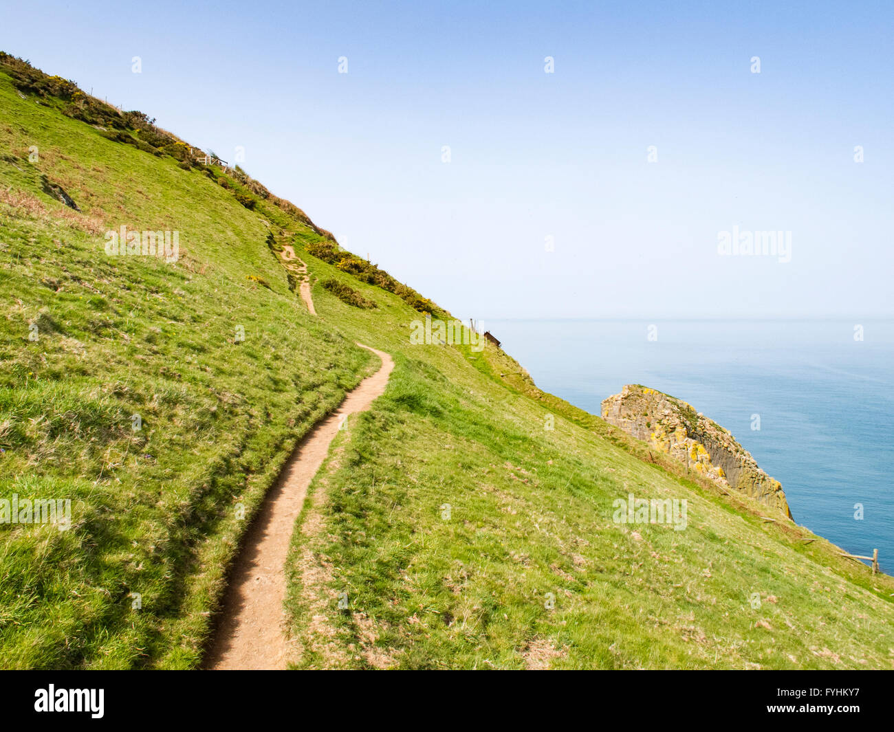 Die Pembrokeshire Coastal Path auf St Denis Kopf, Pembrokeshire, Wales, Nadel Rock Stockfoto