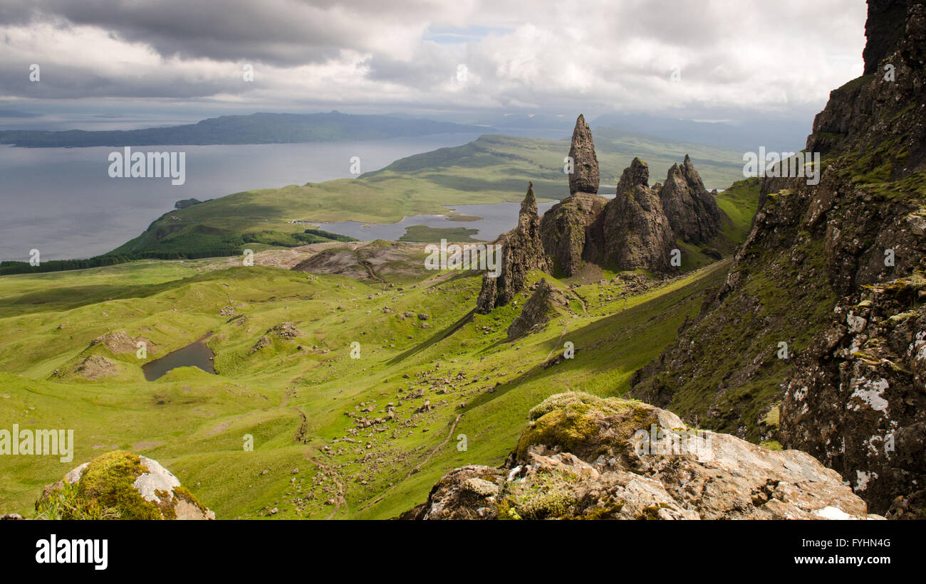 Der märchenhaften Landschaft der Halbinsel Trotternish auf der Isle Of Skye in den Highlands von Schottland, mit den Erdrutsch-stacks Stockfoto