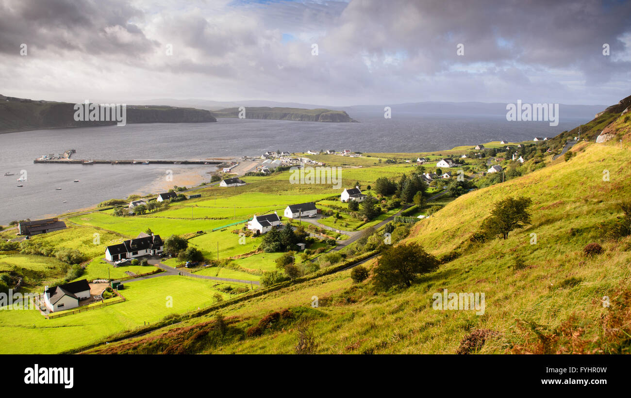Blick auf Uig Dorf auf der Isle Of Skye von der Straße über die Trotternish. Stockfoto