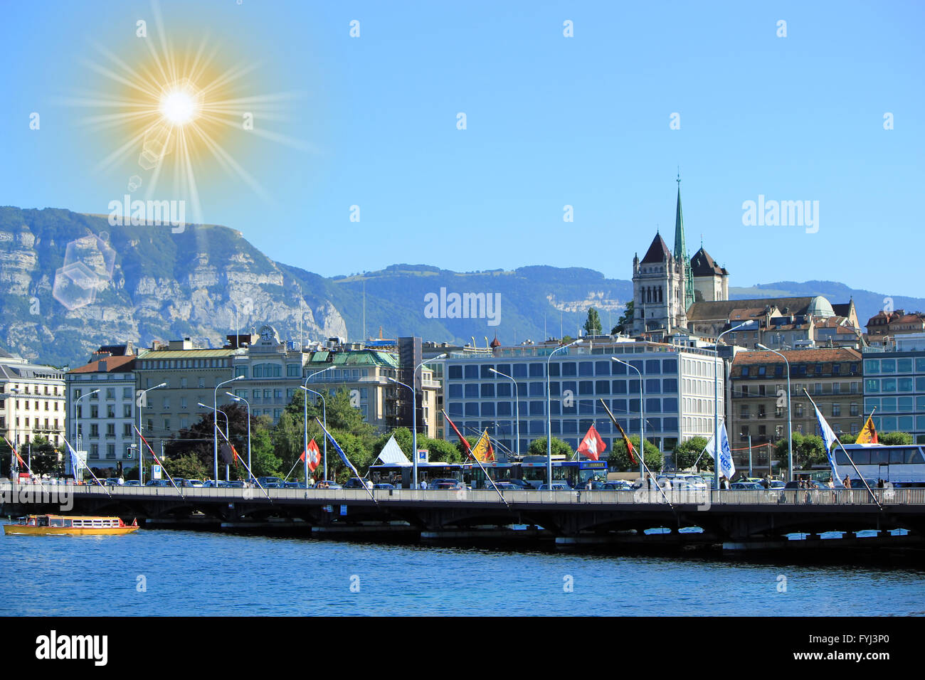 Mont-Blanc-Brücke und Turm der Kathedrale Saint-Pierre, Genf, Schweiz Stockfoto