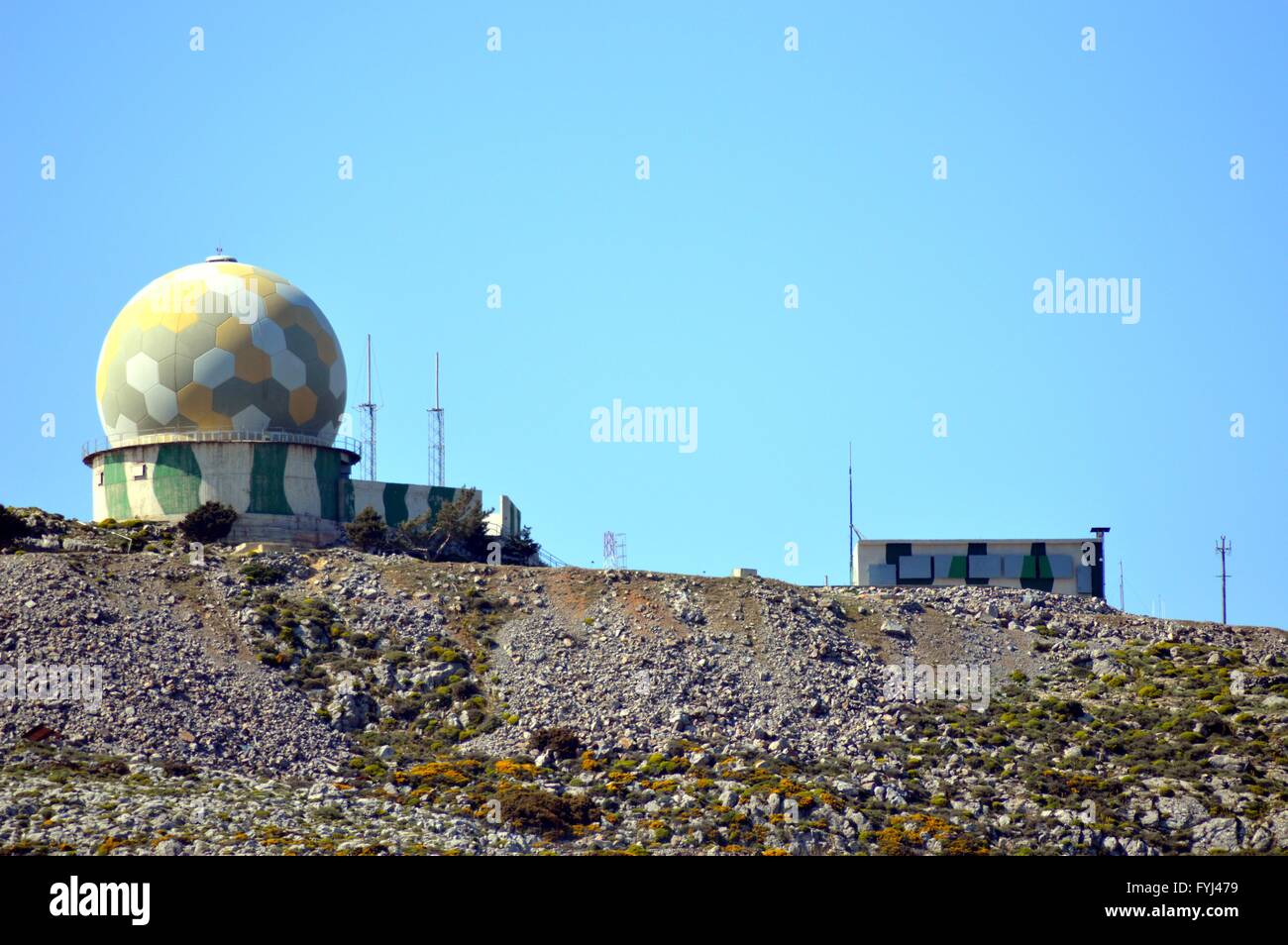 Eine militärische Radar-Tracking-Station in der Kampagne von Griechenland. Stockfoto