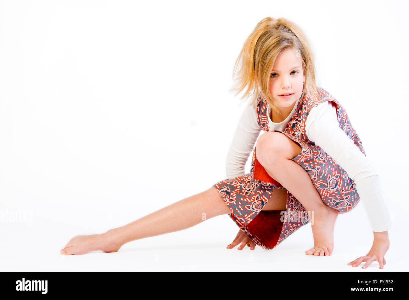 Pre teen girl model Ausgeschnittene Stockfotos und -bilder - Alamy
