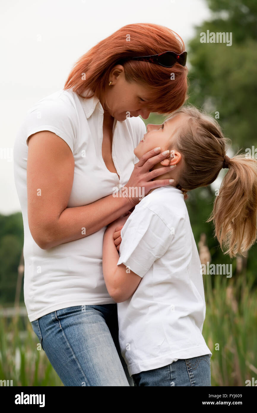 Kinder und Mütter moment Stockfoto