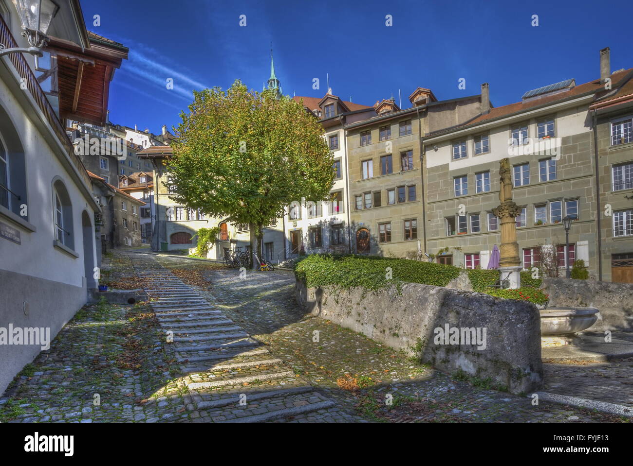 Gericht-Chemin Treppen in Freiburg Altstadt, Schweiz, HDR Stockfoto