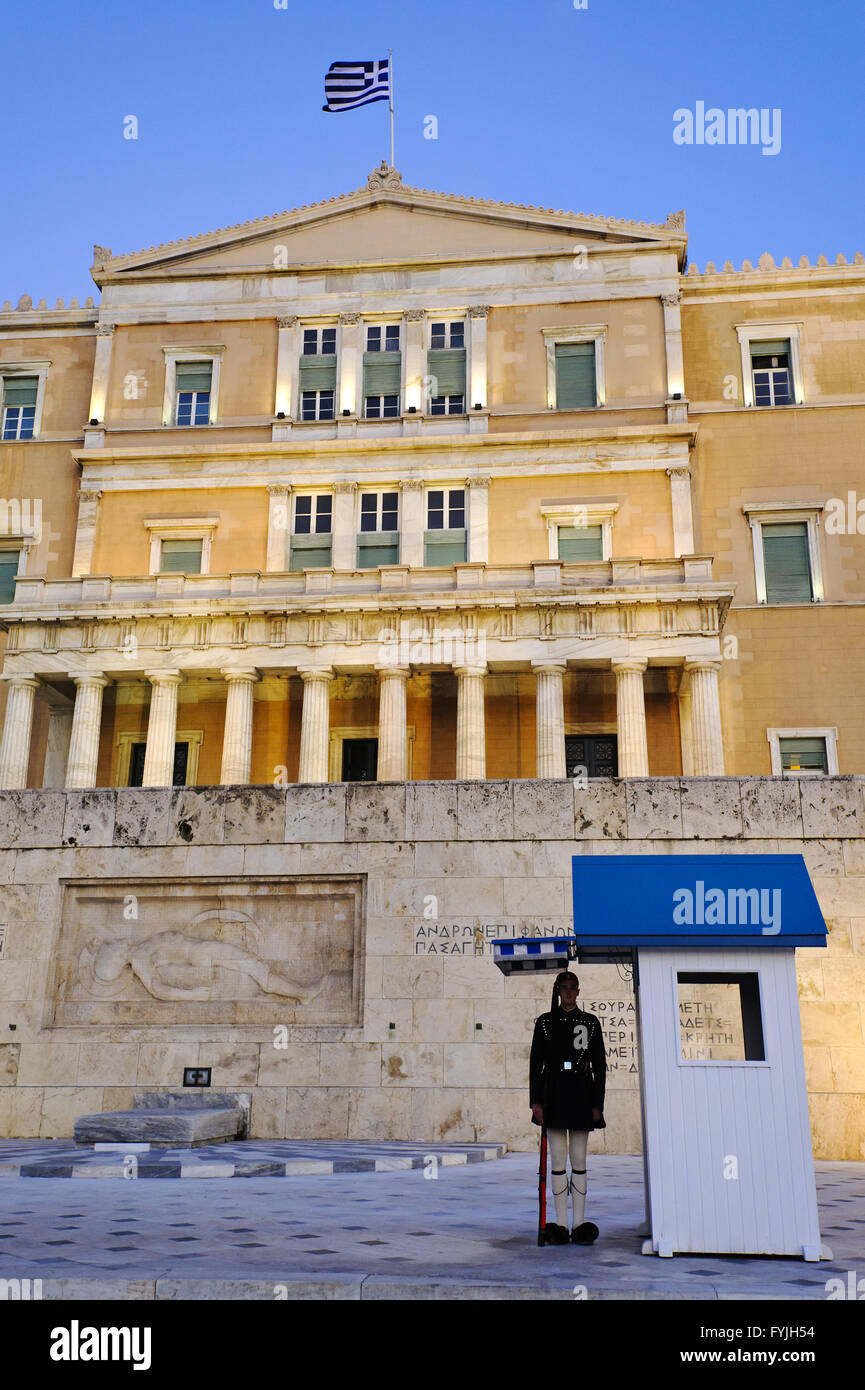 Evzone vor dem griechischen Parlament, Athen, Griechenland Stockfoto
