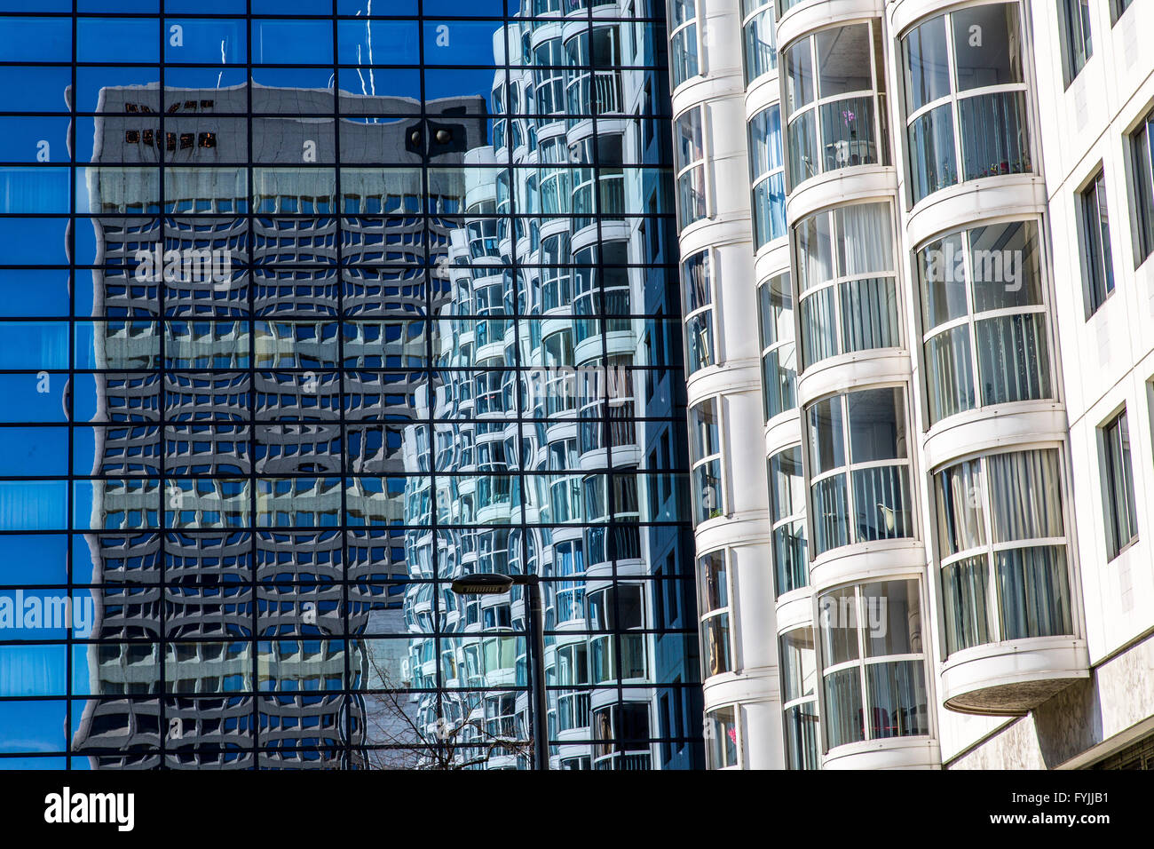 Fassaden der Architektur, moderne Gebäude, Wolkenkratzer, Rotterdam, Niederlande, Stockfoto