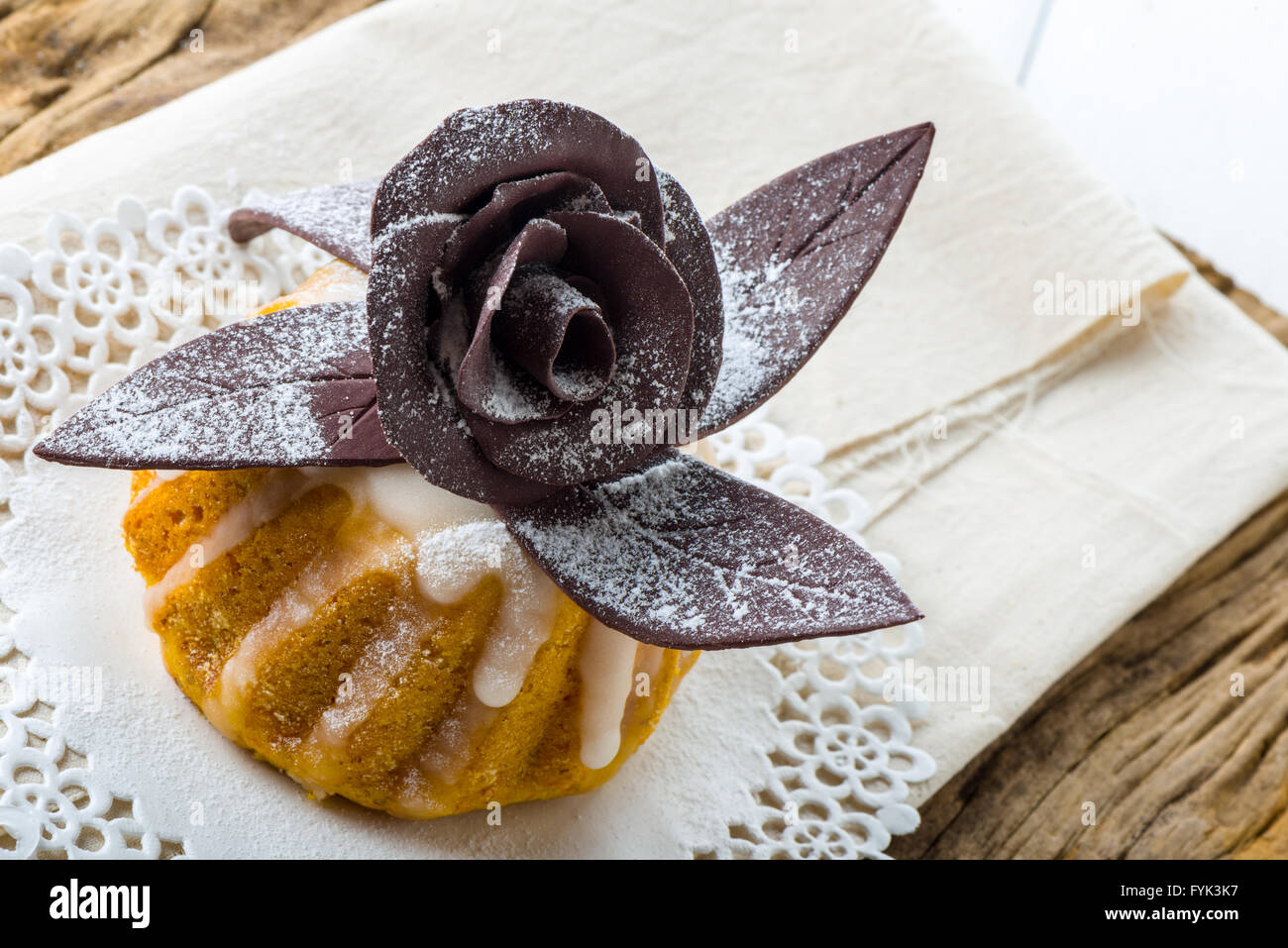 Wunderschöne Schoko Rose zuckerhaltigen Fondant Stockfoto