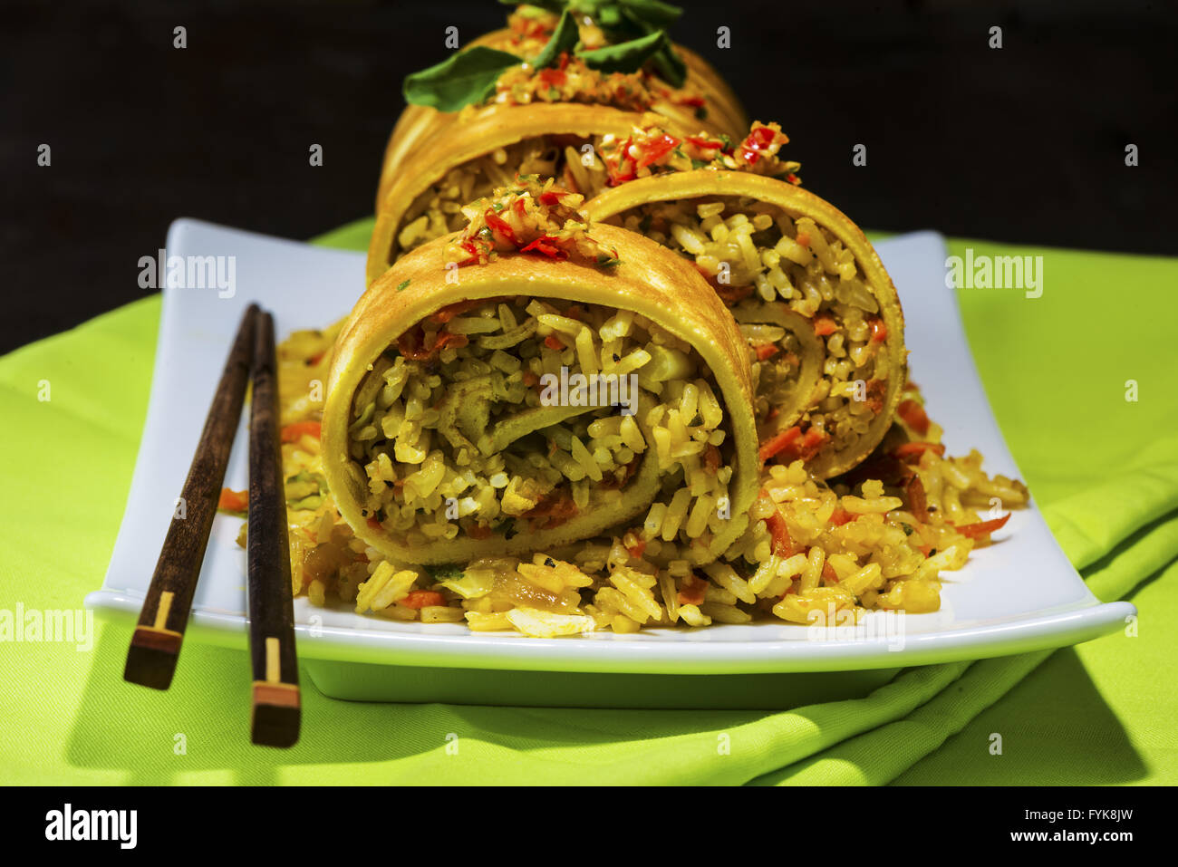 Rice roll -Fotos und -Bildmaterial in hoher Auflösung – Alamy