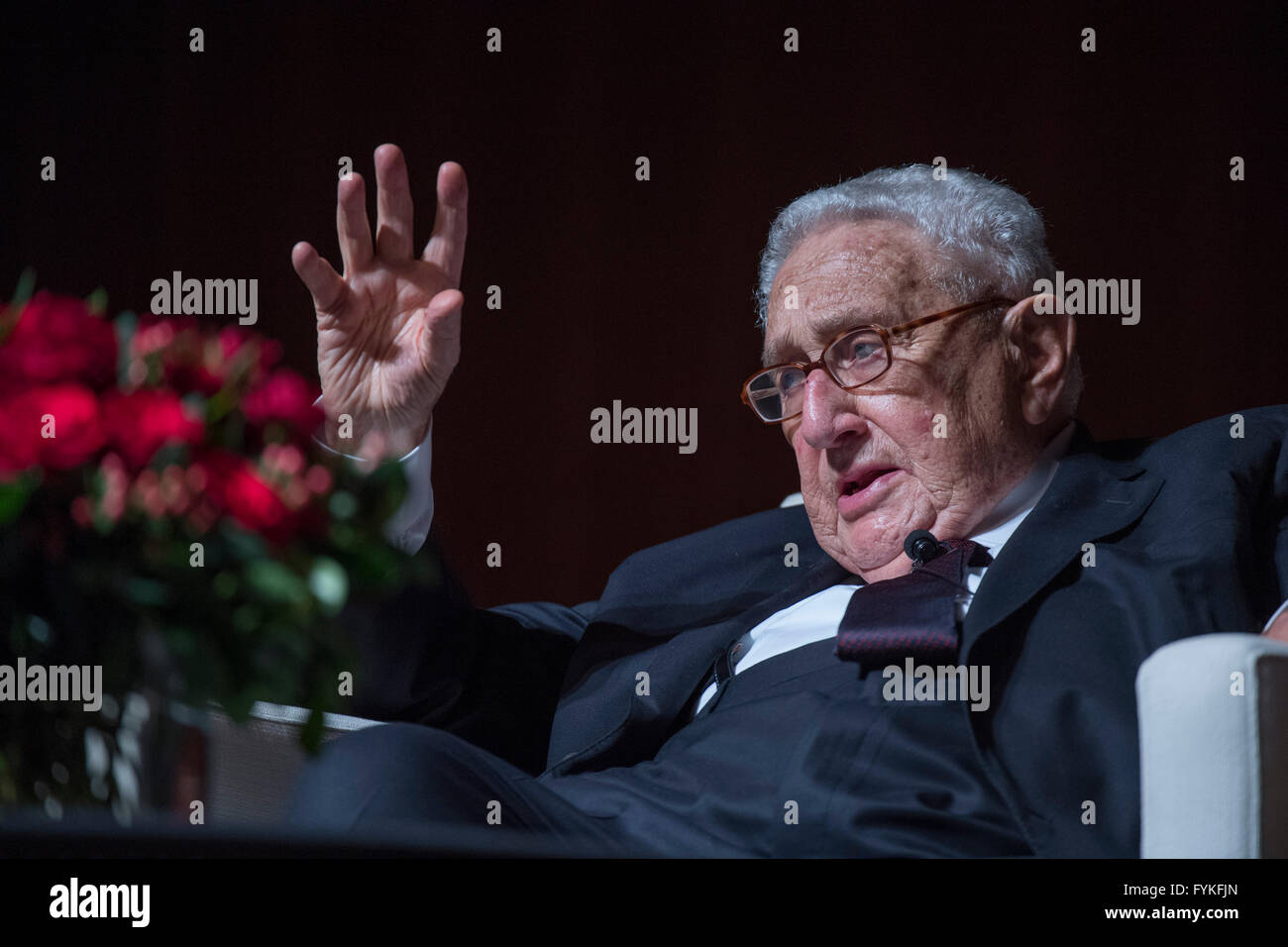Ehemaliger nationaler Sicherheitsberater der Vereinigten Staaten und Staatssekretär Henry Kissinger spricht auf dem Vietnam-Krieg-Gipfel in der LBJ Library Stockfoto