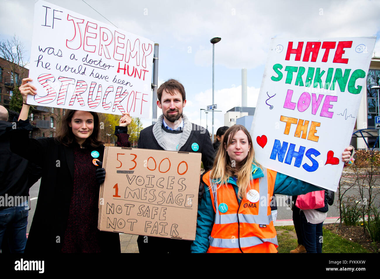 Nr Middlesex Hospital, London 27. April 2016 Ärzte am 2. Tag ihres ersten alle aus © Dinendra Haria/Alamy Streik Live-Nachrichten Stockfoto