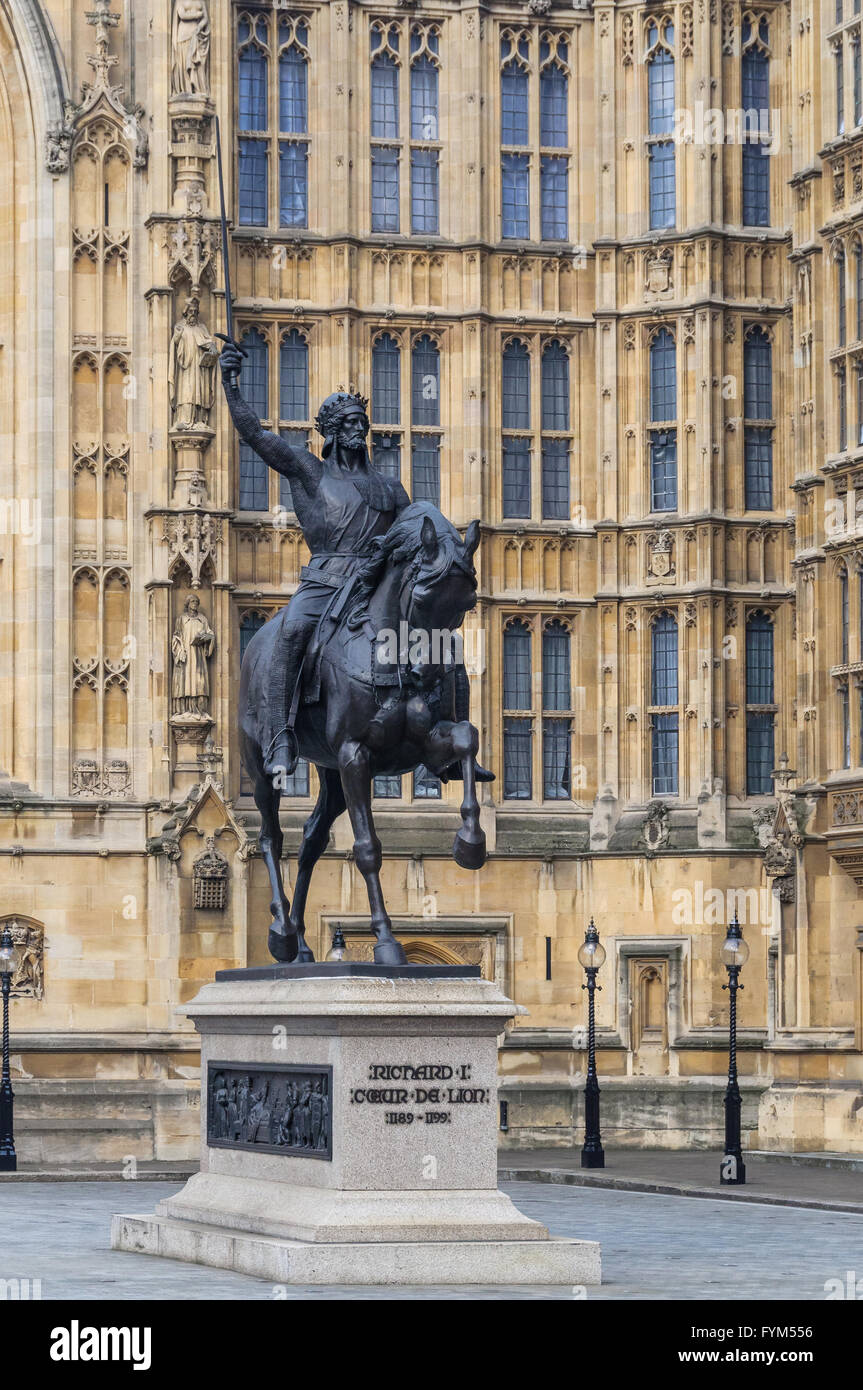 Richard Coeur de Lion Statue außerhalb des Palace of Westminster in London, Großbritannien Stockfoto
