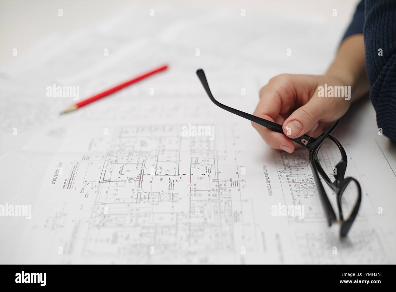 Architekt, Skizzieren eines Bauvorhabens Stockfoto