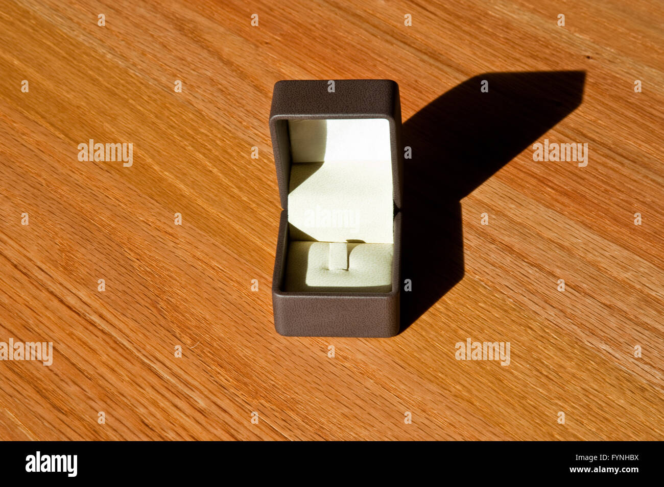 Offene leere Ring-box Stockfoto